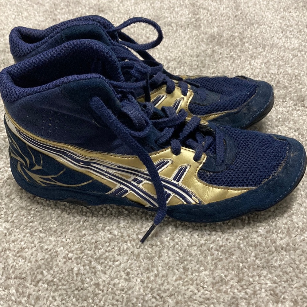 Boys wrestling shoes
